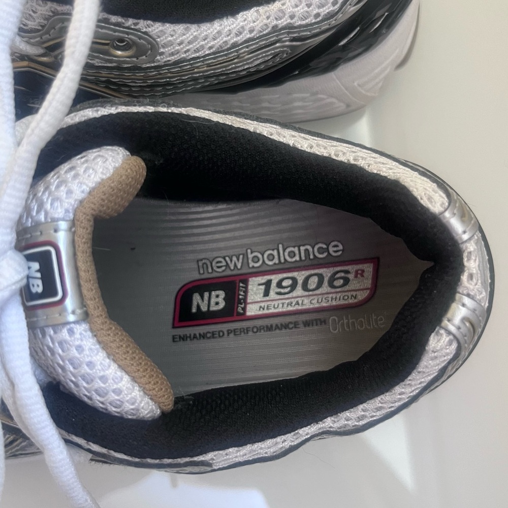 [Like New!] NEW BALANCE 1906R Black / White / Gold Metallic: Sz M5 / W 6.5 - Picture 7 of 14